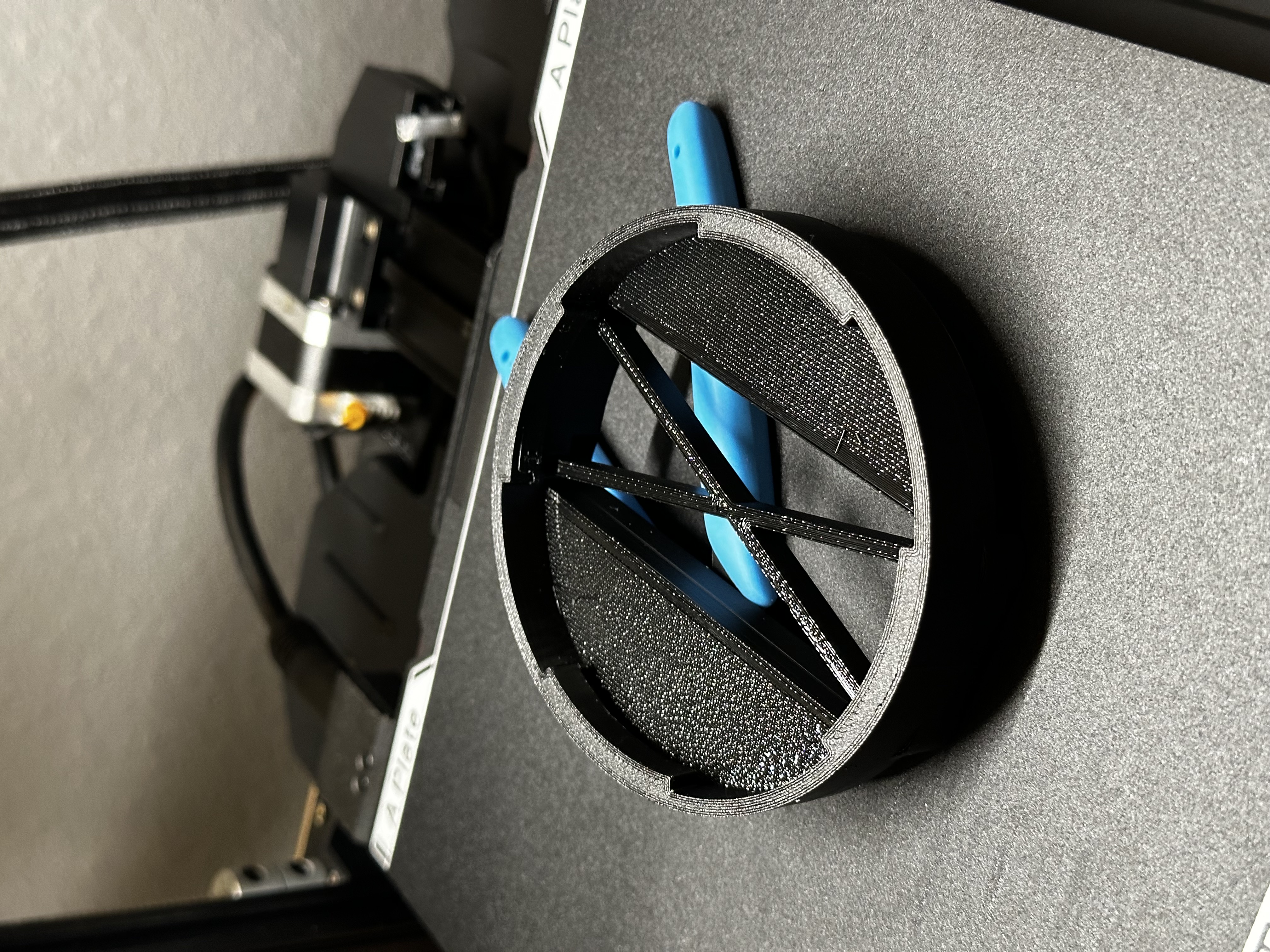 Noggle adapter installed on car vent